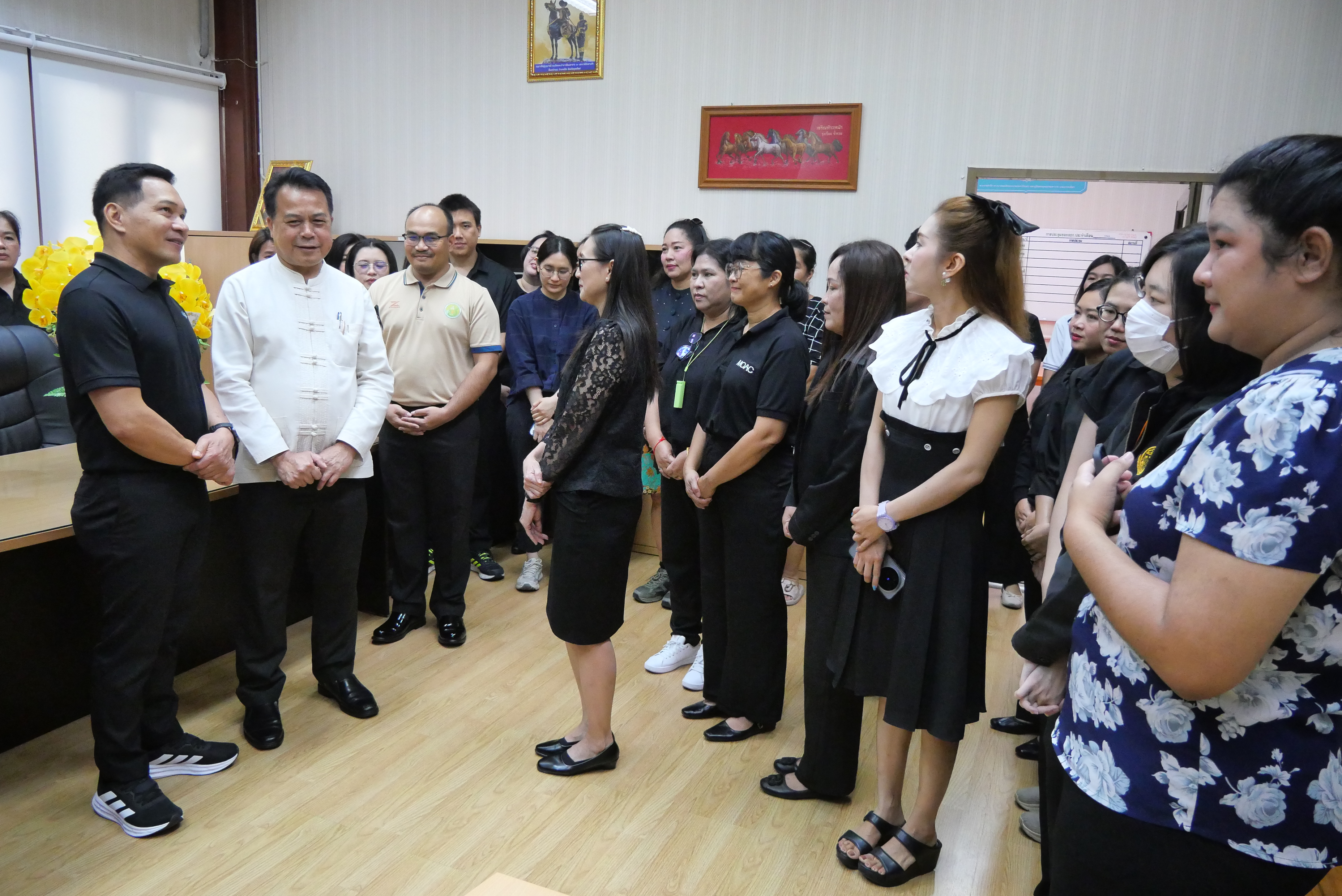 title - รองเลขาธิการ ส.ป.ก. สักการะสิ่งศักดิ์สิทธิ์ประจำ ส.ป.ก. เนื่องในโอกาสเข้ารับตำแหน่งใหม่